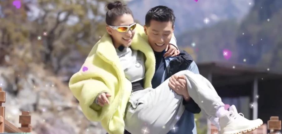 高一女生穿露背上衣可以吗？游戏画面